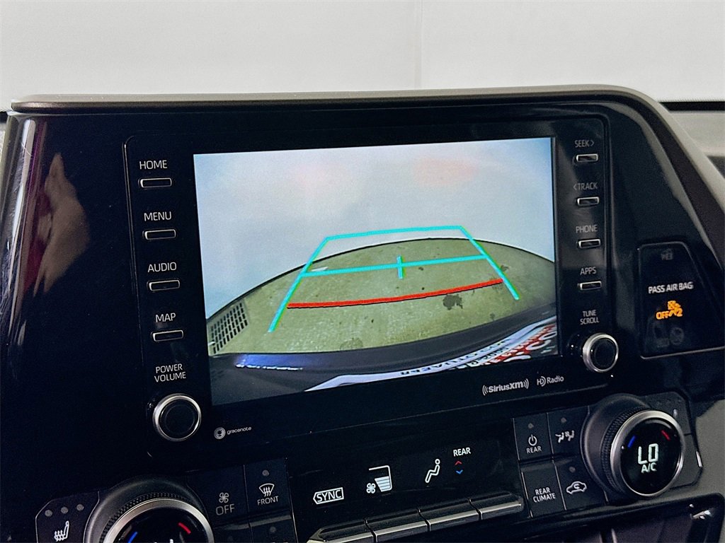 Used 2022 Toyota Highlander XLE image 10