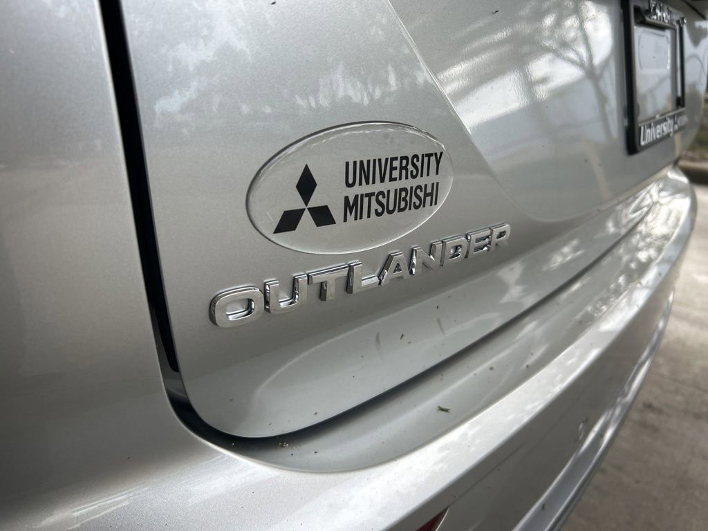 New 2026 Mitsubishi Outlander SE image 18