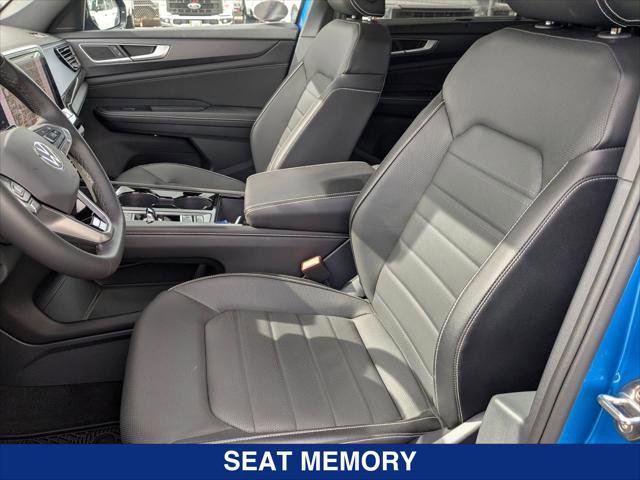 Used 2025 Volkswagen Atlas Cross Sport SEL R-Line image 15