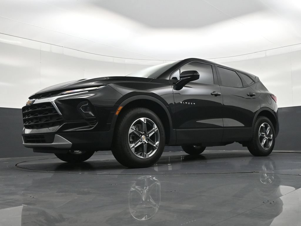 Used 2026 Chevrolet Blazer LT FWD image 24