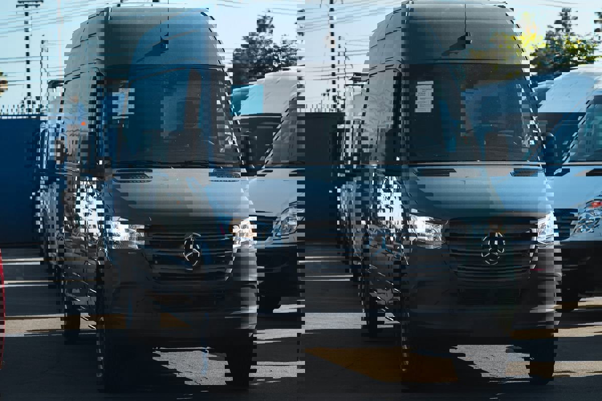 Used 2019 Mercedes-Benz Sprinter 170 image 2