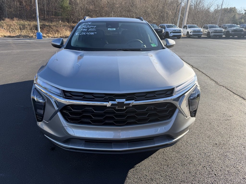 New 2026 Chevrolet Trax LT w/ Sunroof Package image 16