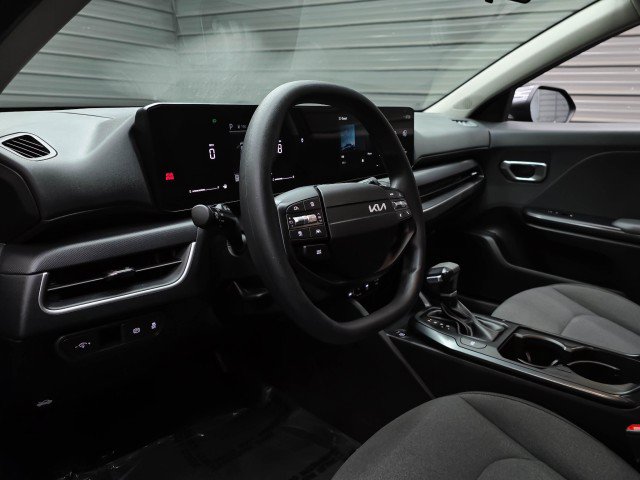 Used 2025 Kia K4 FWD image 11