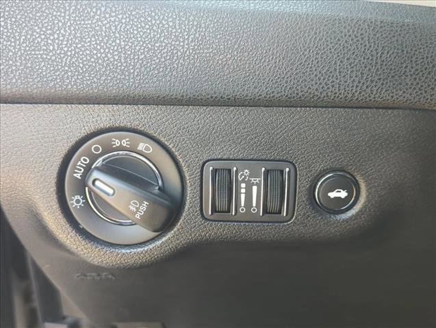 Used 2020 Chrysler 300 S image 9