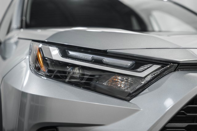 New 2025 Toyota RAV4 XLE image 12