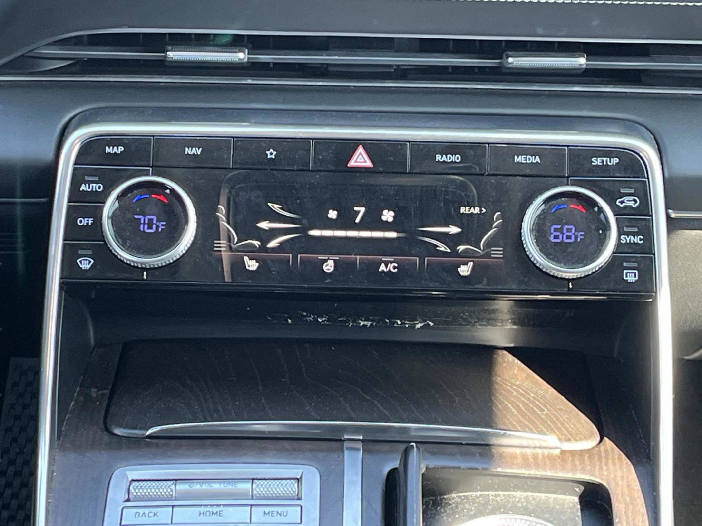 Used 2024 Genesis GV80 2.5T image 13