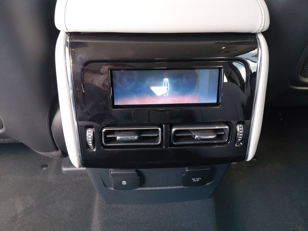 New 2026 Lincoln Aviator AWD w/ Jet Appearance Package image 28