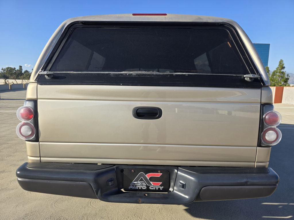 Used 2004 Dodge Dakota SXT w/ Tire & Handling Group image 9