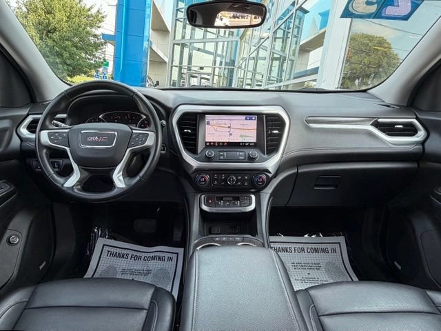 Used 2023 GMC Acadia SLT FWD image 3