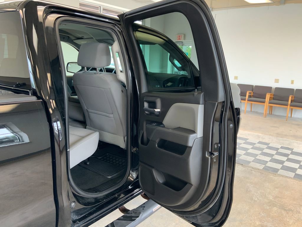 Used 2018 Chevrolet Silverado 1500 Custom w/ Custom Value Package AWD/4WD image 29