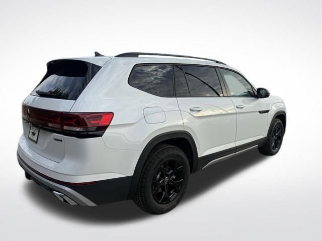 New 2026 Volkswagen Atlas Peak Edition image 2