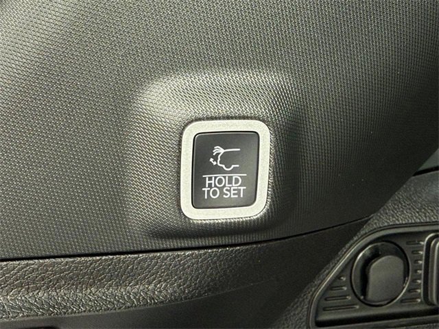 New 2025 Jeep Grand Cherokee Limited w/ Black Appearance Package image 8