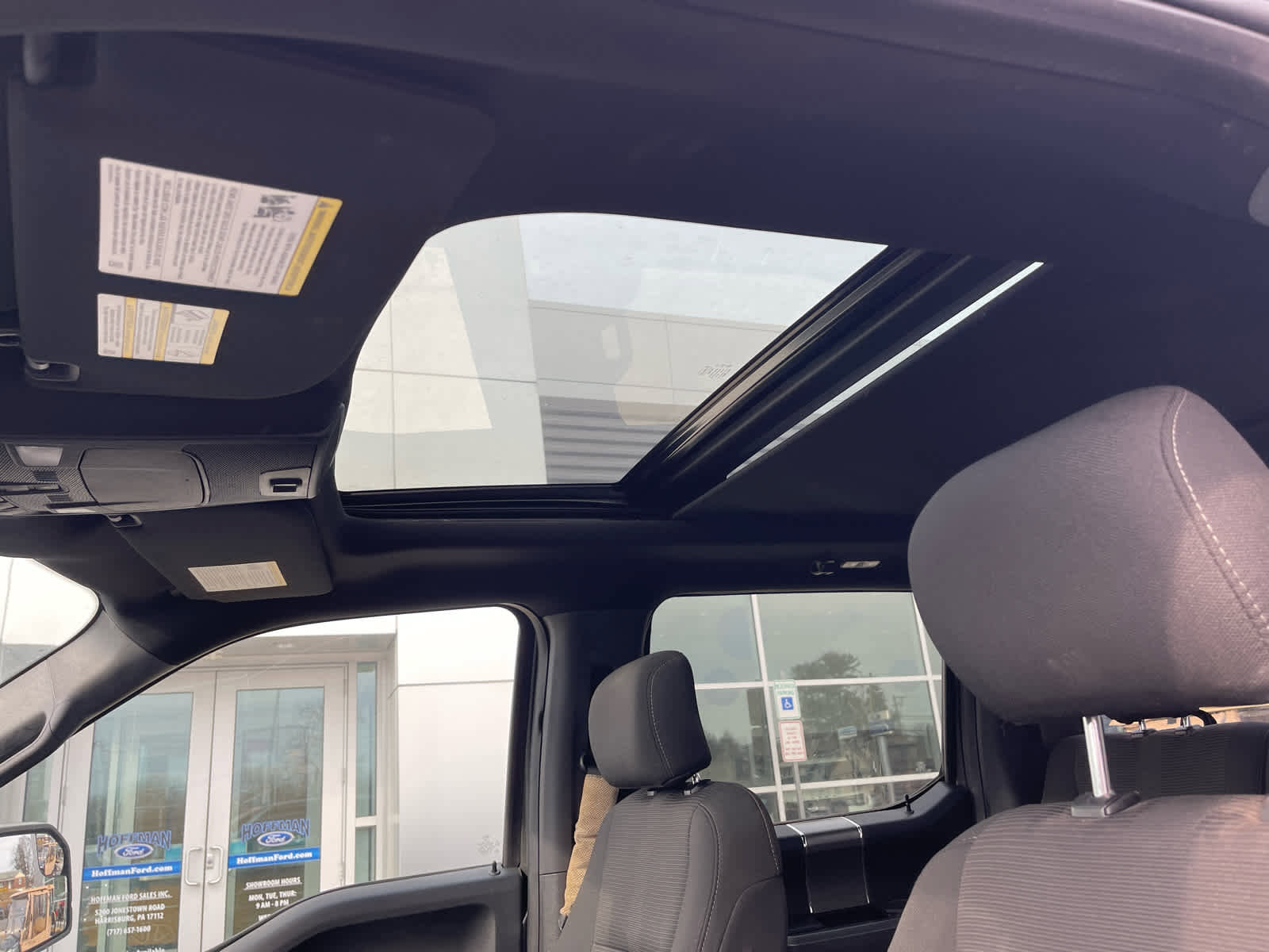 Used 2017 Ford F150 XLT w/ Equipment Group 302A Luxury image 9