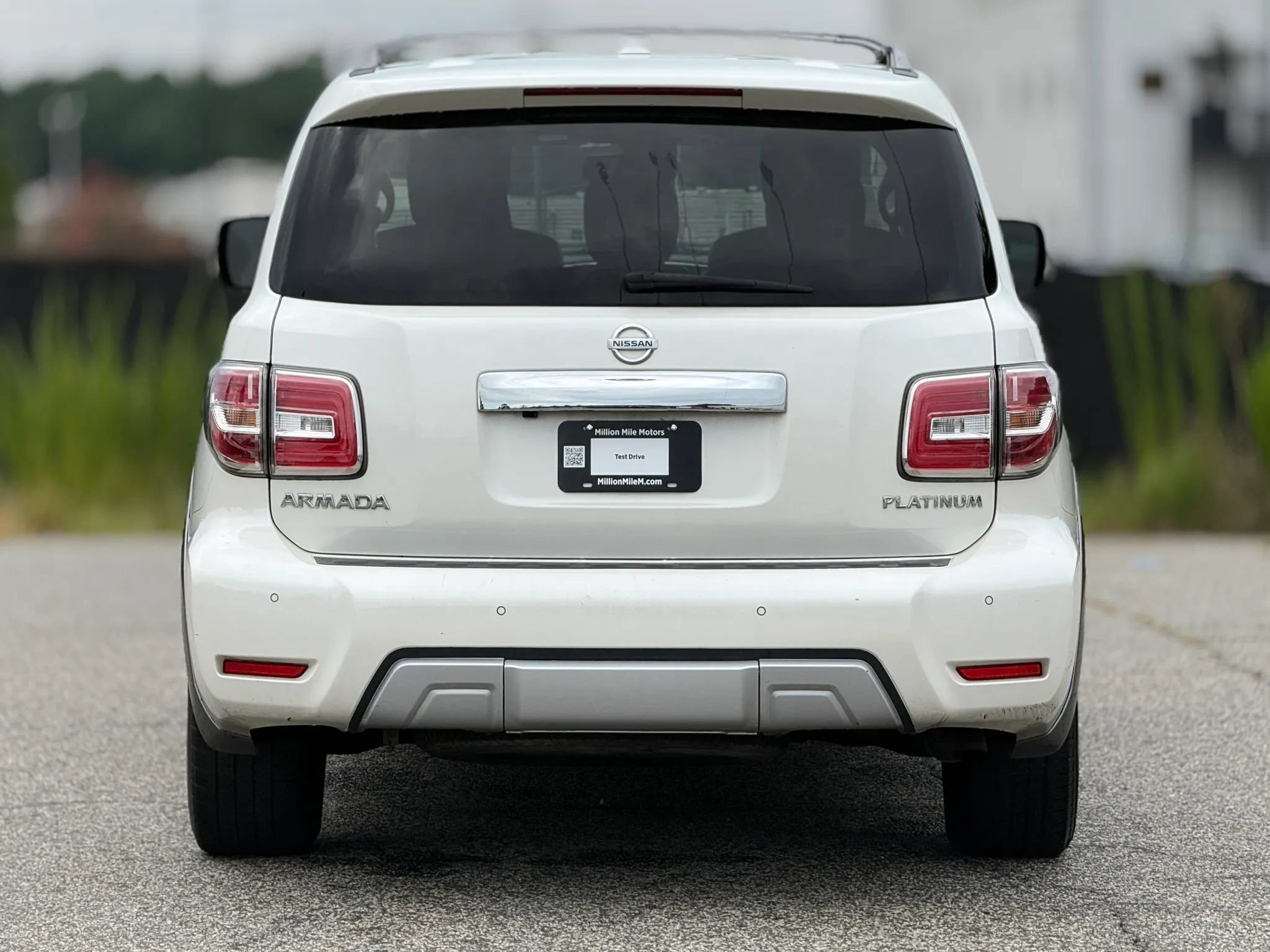 Used 2017 Nissan Armada Platinum RWD image 4