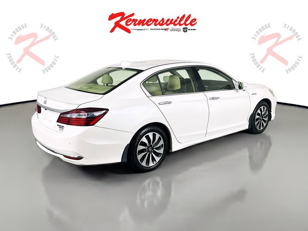 Used 2017 Honda Accord Touring image 7