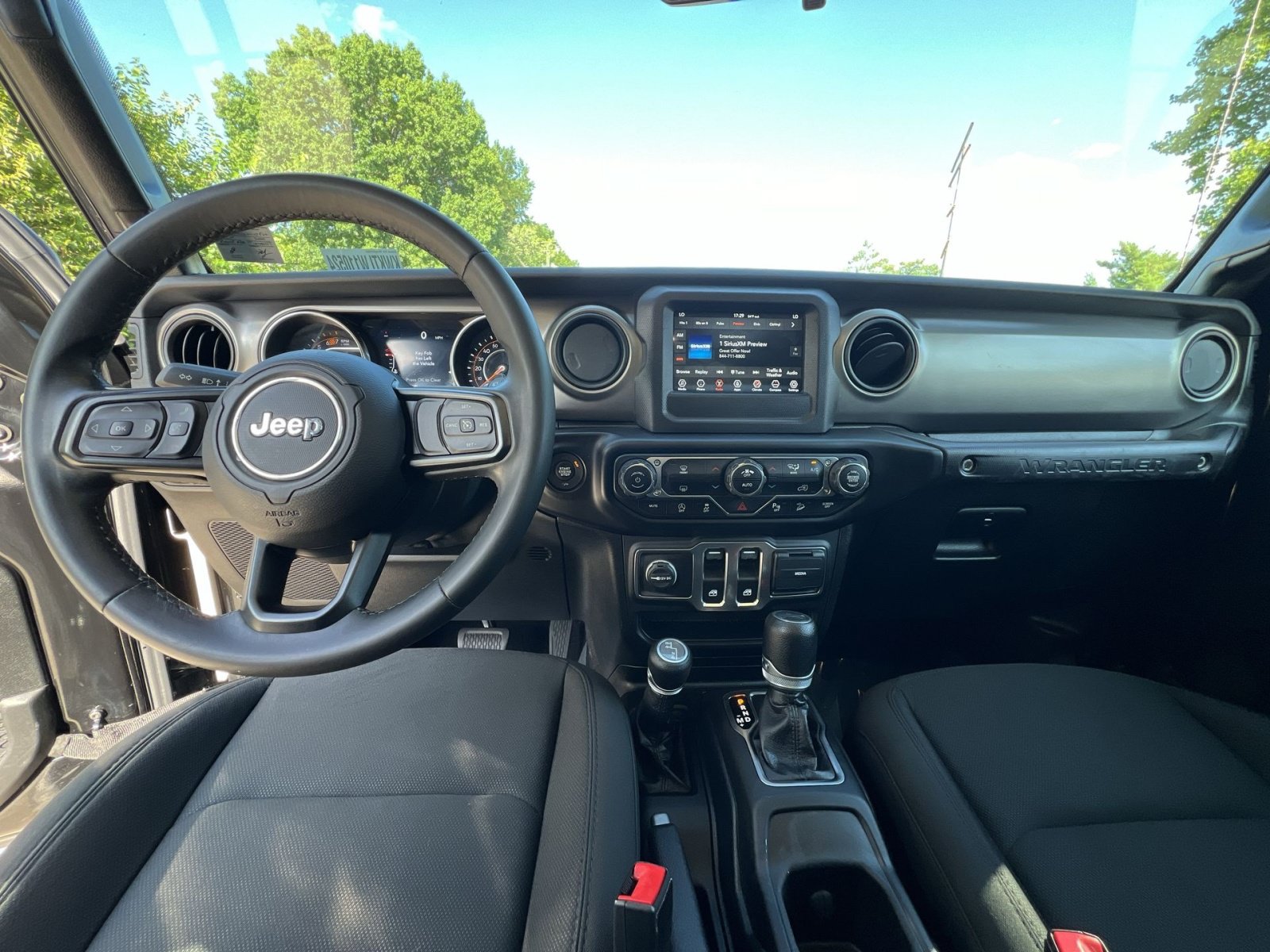 Used 2020 Jeep Wrangler Sport AWD/4WD image 34