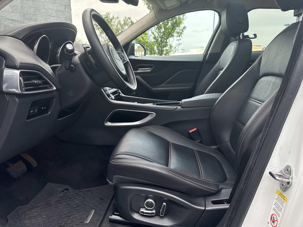 Certified 2020 Jaguar F-PACE Prestige AWD/4WD image 19