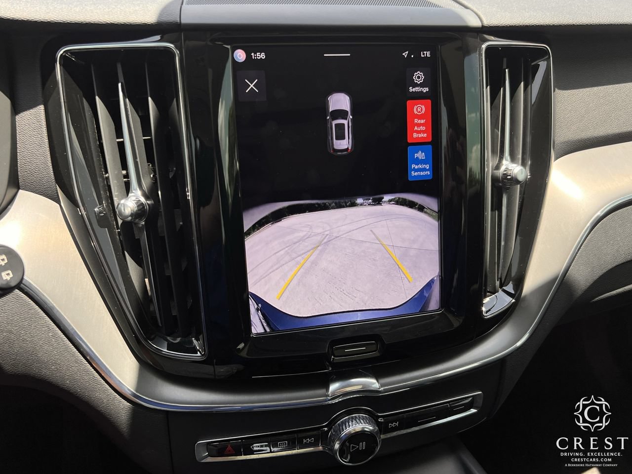 Used 2025 Volvo XC60 B5 Core AWD/4WD image 17