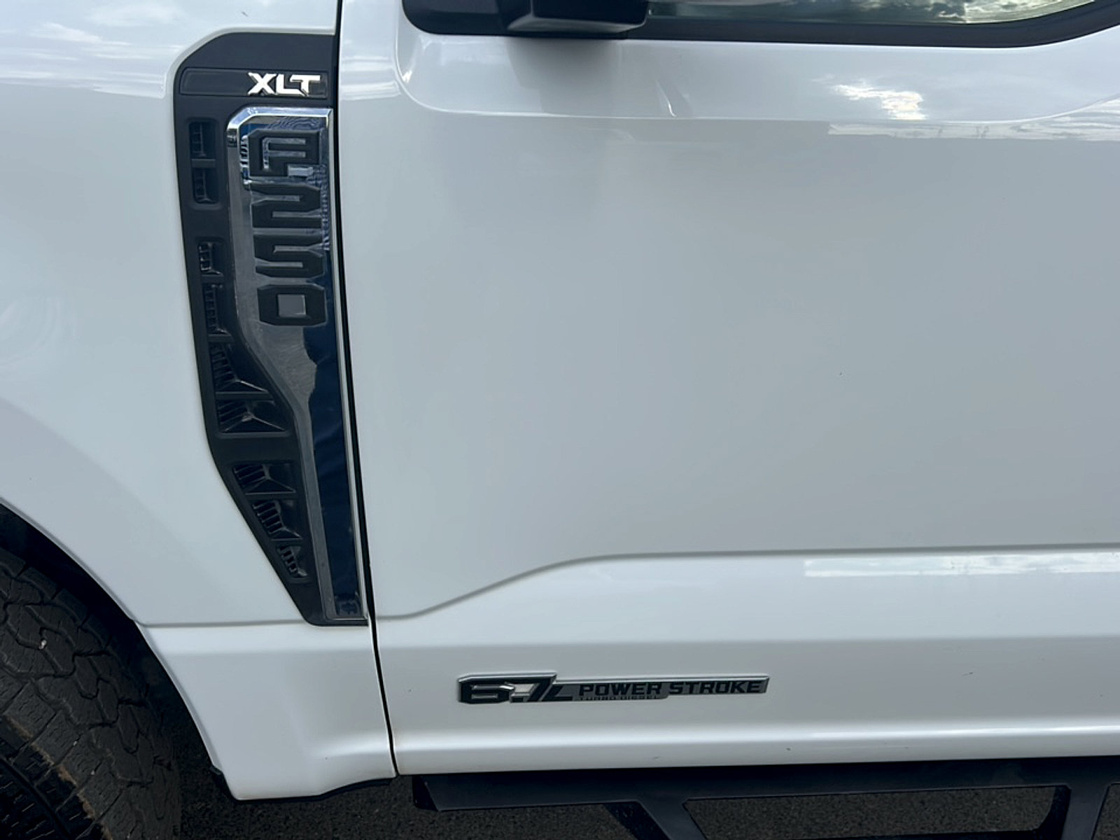 Used 2024 Ford F250 XLT w/ FX4 Off-Road Package AWD/4WD image 9