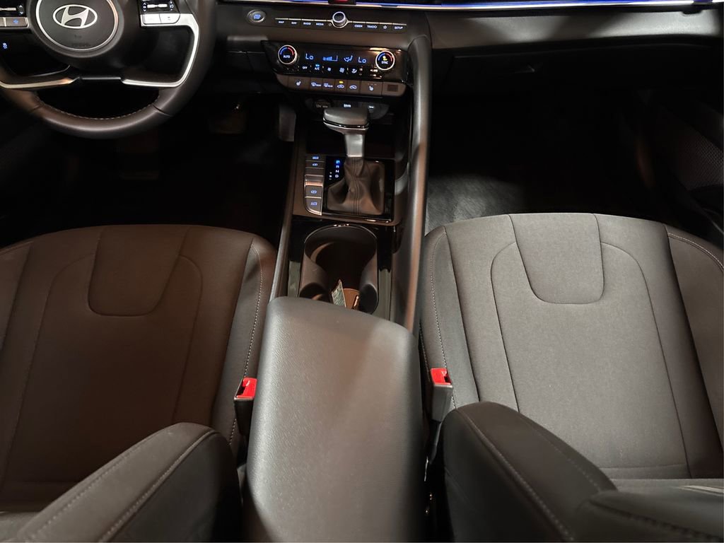 Used 2024 Hyundai Elantra SEL w/ Convenience Package image 21