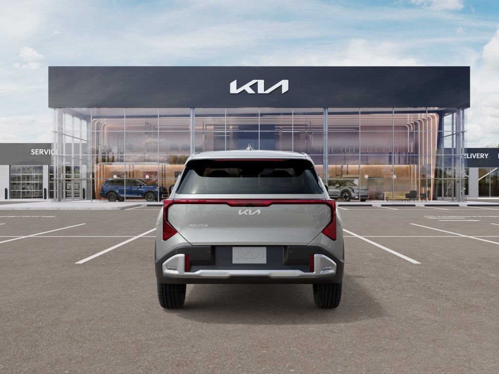 New 2027 Kia Seltos LX FWD image 5