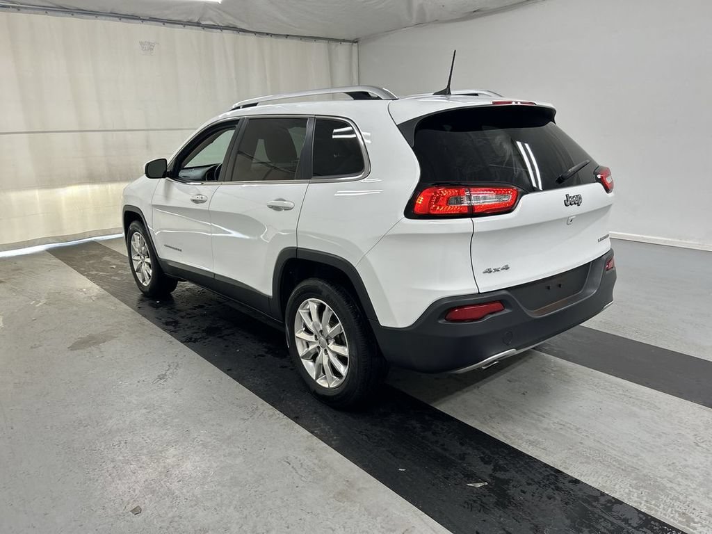 Used 2017 Jeep Cherokee Limited AWD/4WD image 7