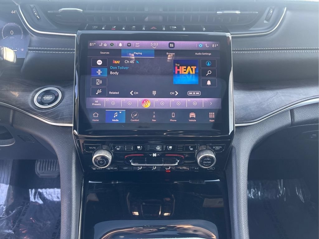 Used 2021 Jeep Grand Cherokee L Overland w/ Luxury Tech Group IV AWD/4WD image 13