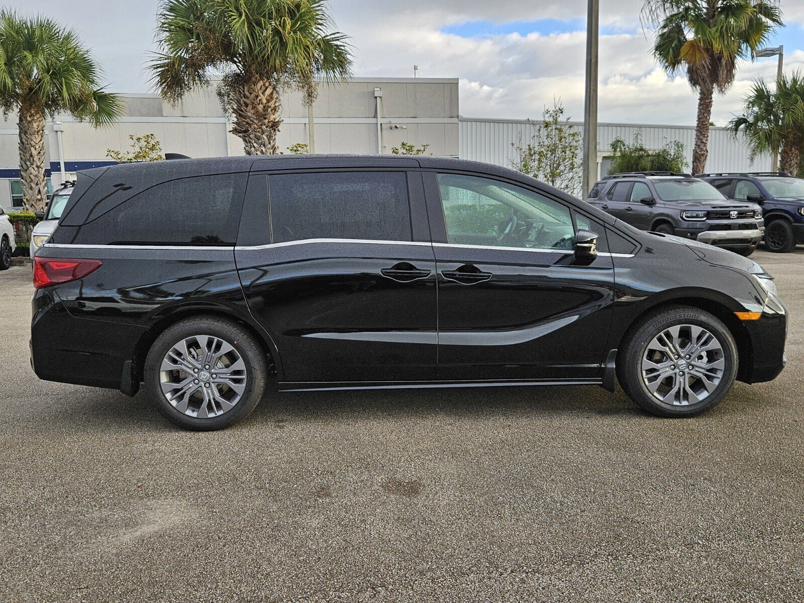 New 2026 Honda Odyssey Touring image 3