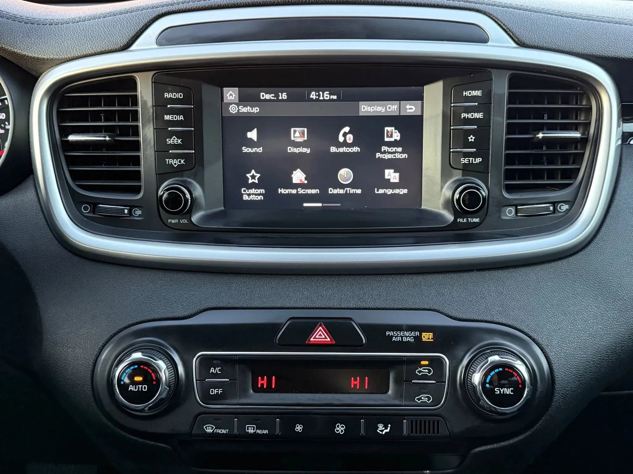 Used 2019 Kia Sorento LX image 25