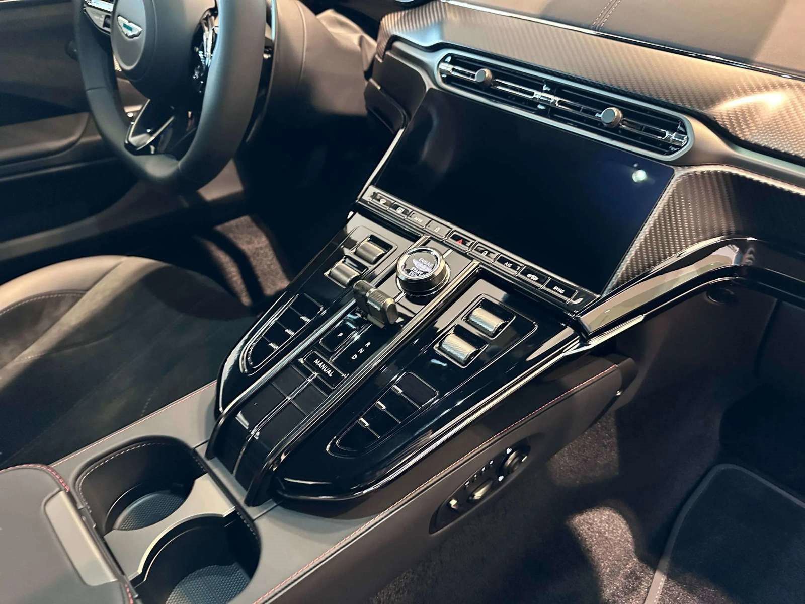 New 2025 Aston Martin V8 Vantage Coupe image 20