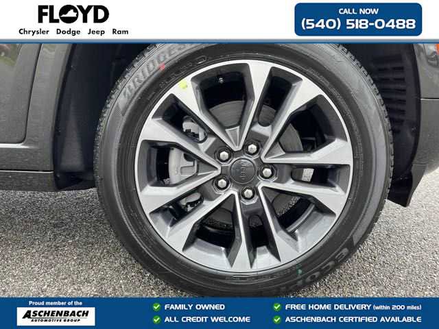 New 2025 Jeep Grand Cherokee L Overland w/ Luxury Tech Group IV image 39