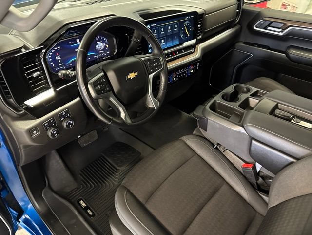 Used 2022 Chevrolet Silverado 1500 LT w/ Z71 Off-Road Package AWD/4WD image 46