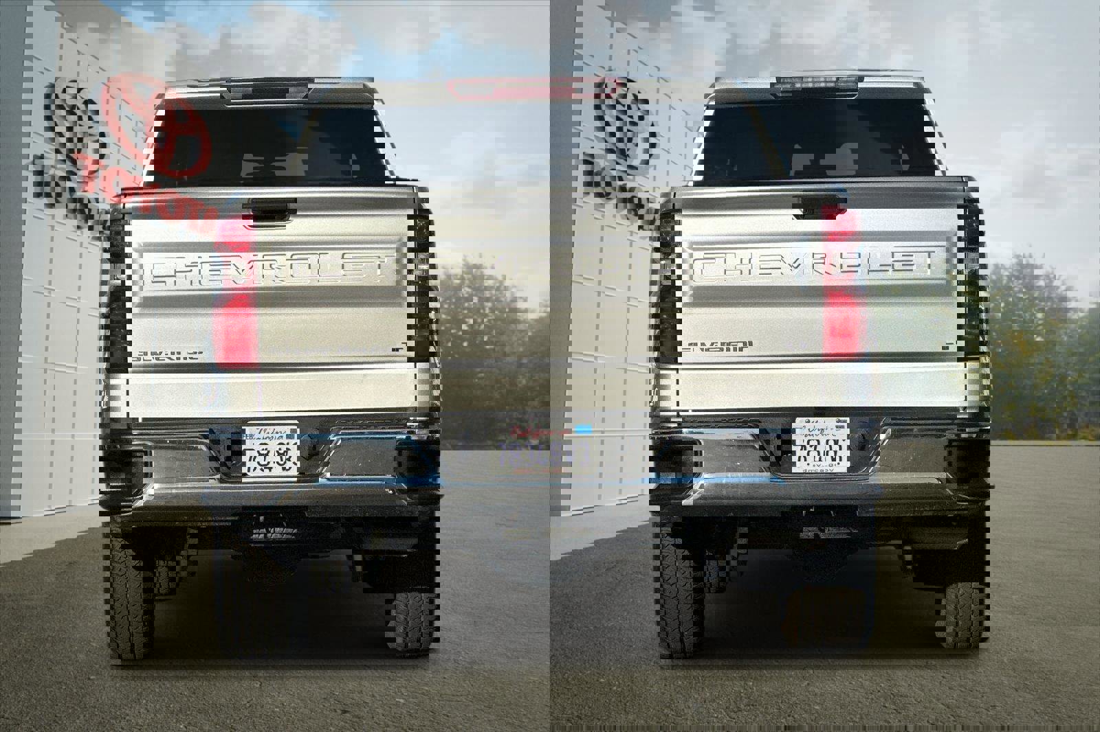 Used 2020 Chevrolet Silverado 1500 LT image 4