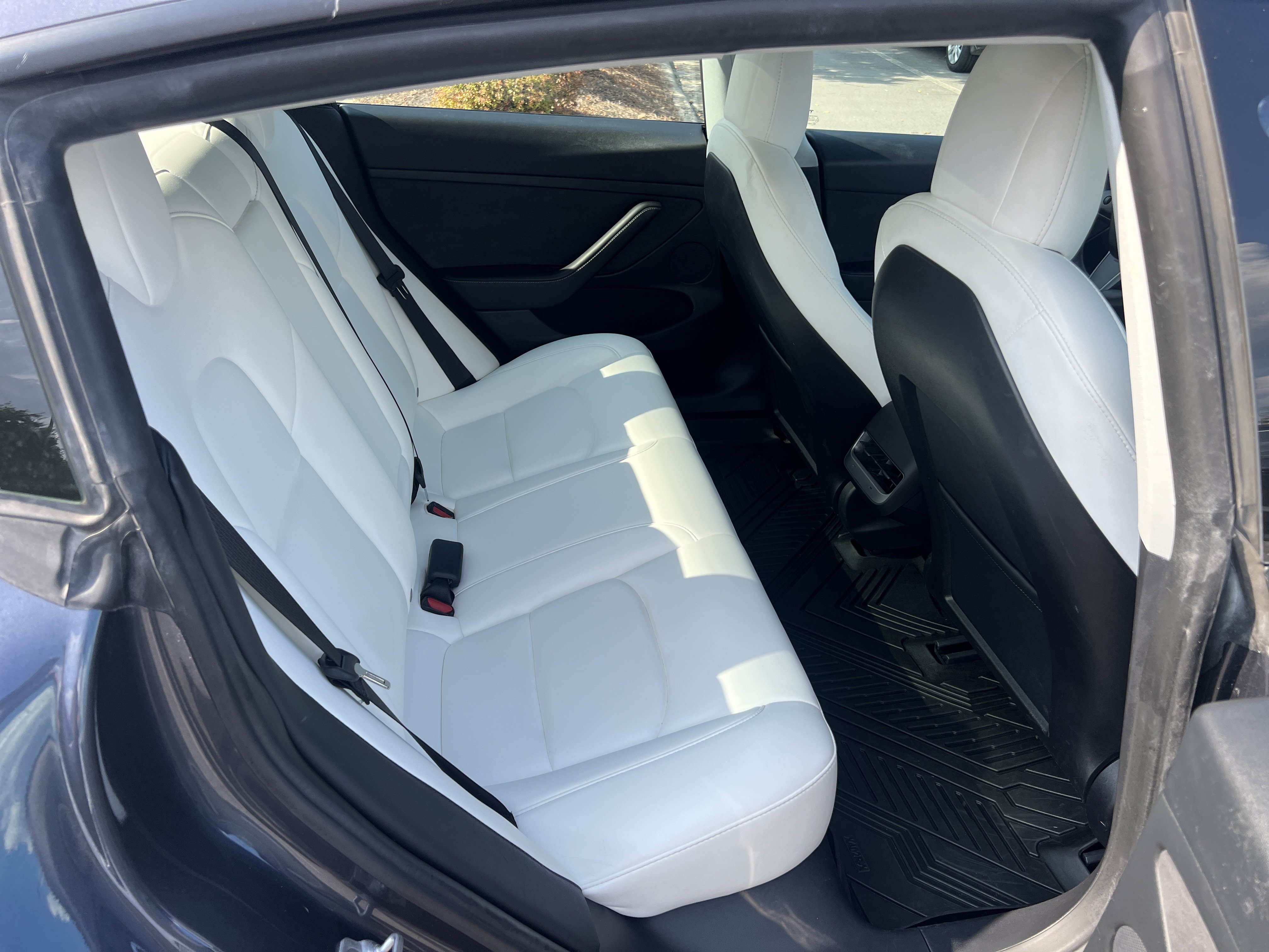 Used 2022 Tesla Model 3 Long Range AWD/4WD image 16