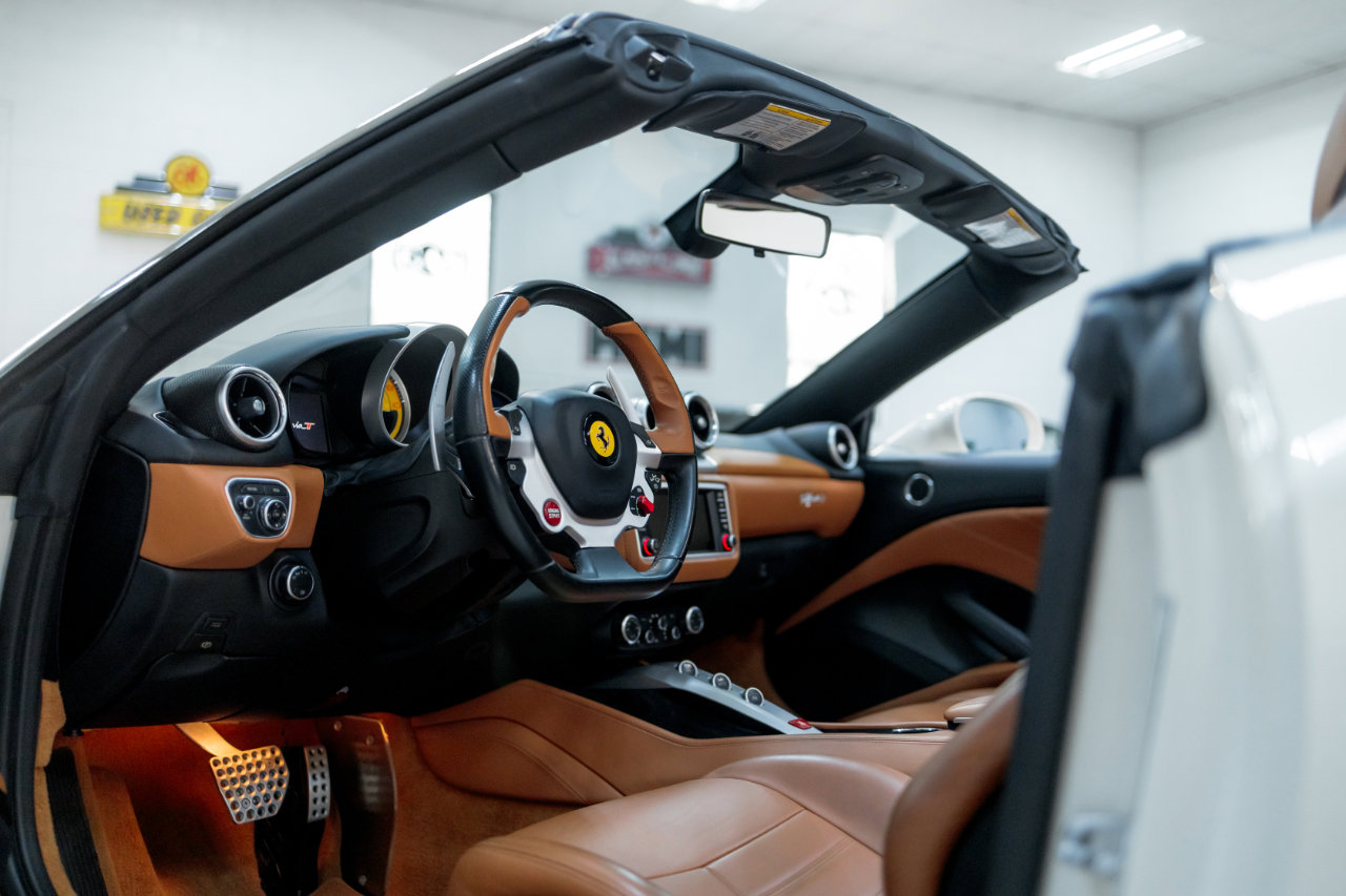 Used 2016 Ferrari California T image 60