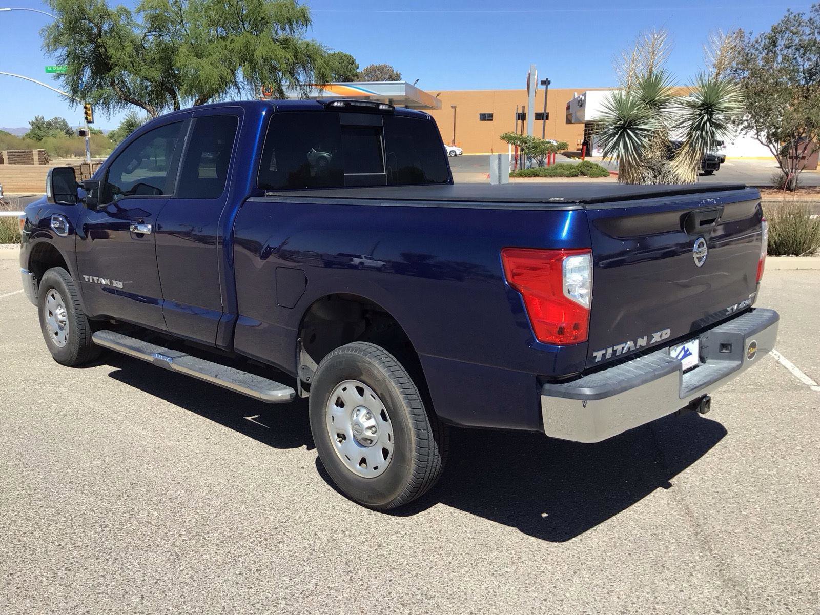 Used 2017 Nissan Titan SV AWD/4WD image 3