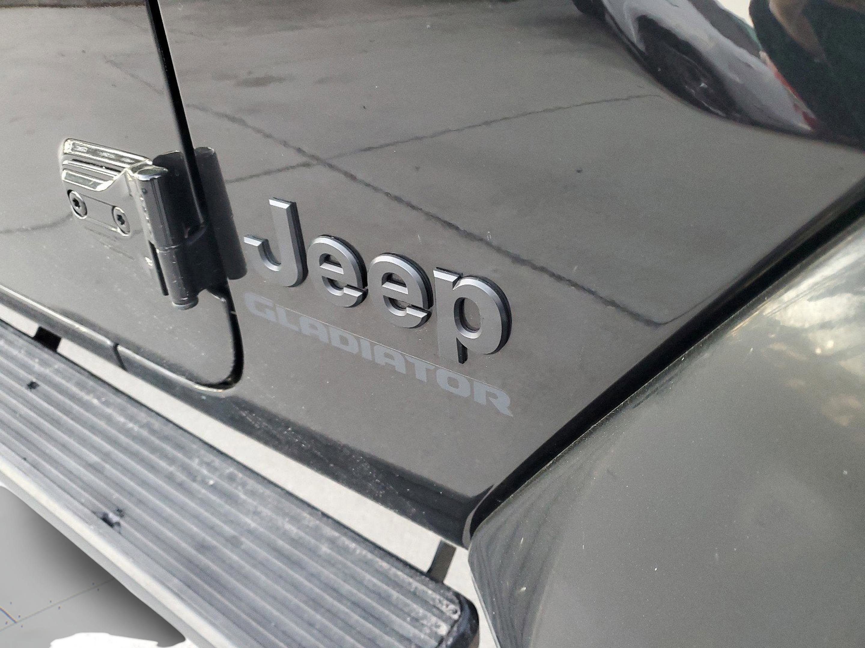 Certified 2022 Jeep Gladiator Sport image 30