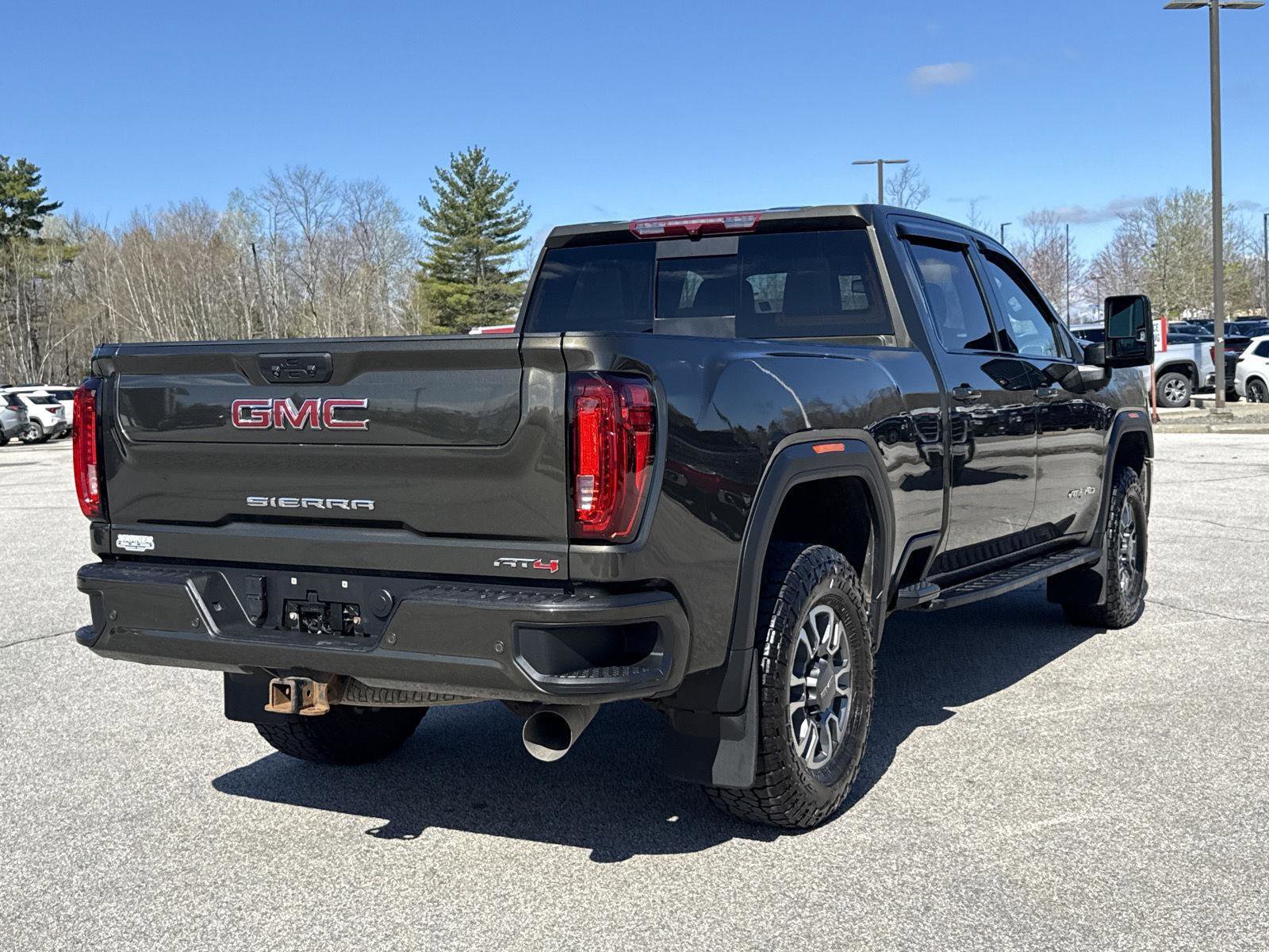 Used 2022 GMC Sierra 2500 AT4 w/ AT4 Preferred Package AWD/4WD image 9