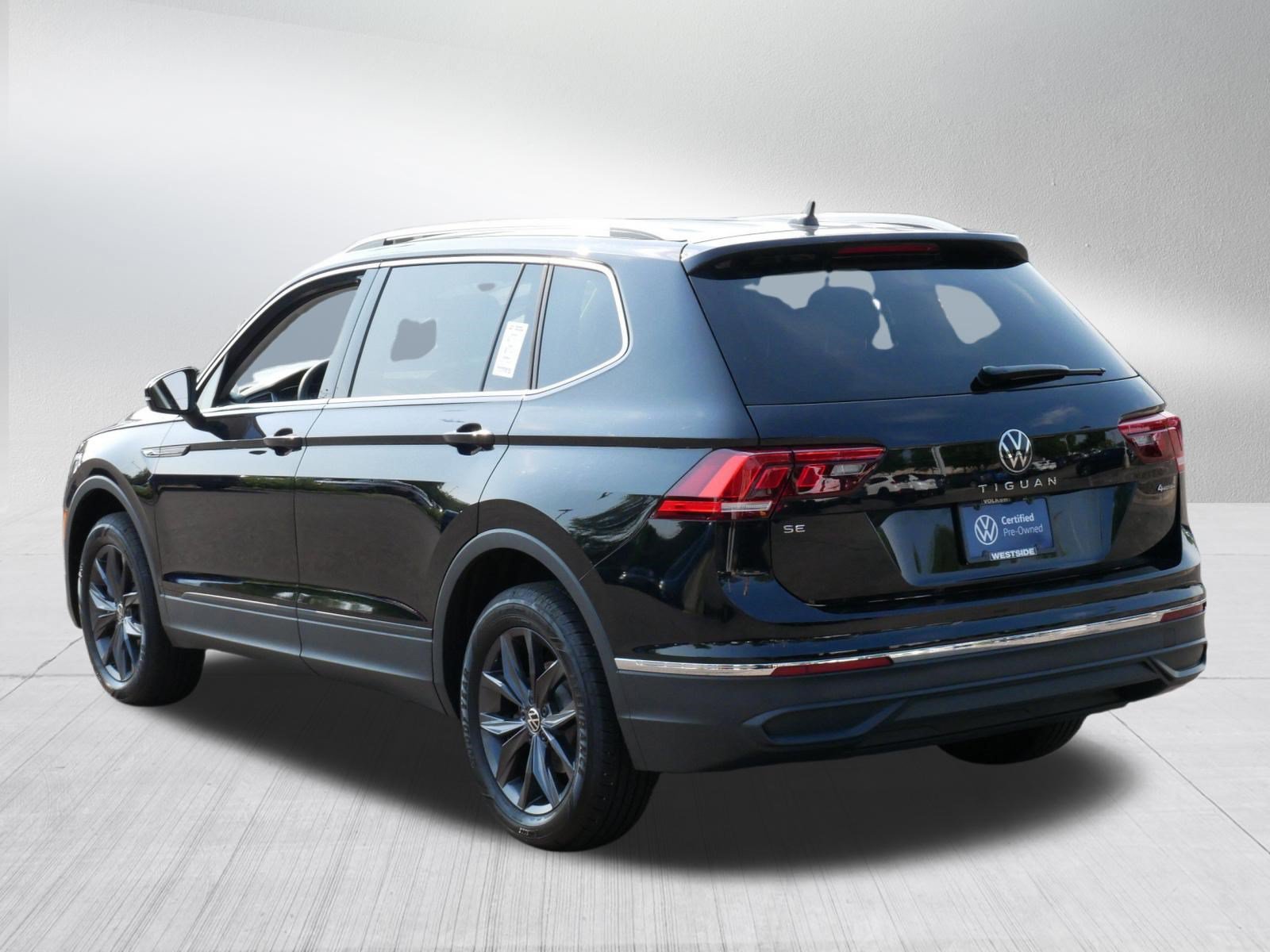 Certified 2023 Volkswagen Tiguan SE AWD/4WD image 3