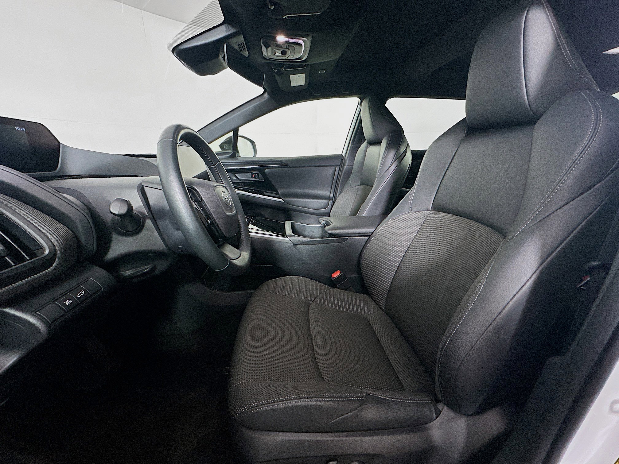 Used 2024 Toyota bZ4X XLE w/ Weather Package image 13