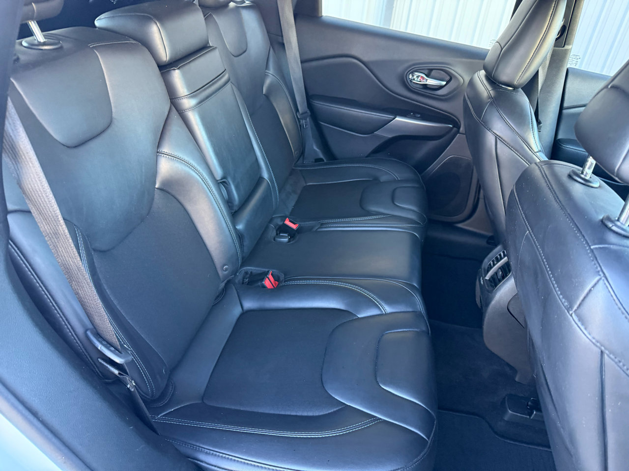 Used 2019 Jeep Cherokee Latitude Plus image 30