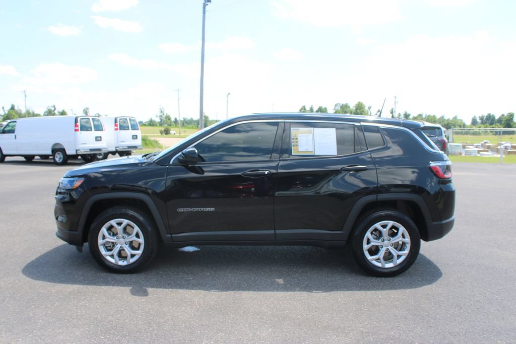 Used 2024 Jeep Compass Sport AWD/4WD image 6