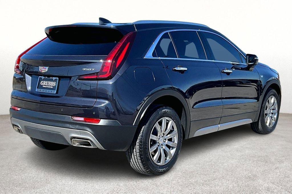 Used 2023 Cadillac XT4 Premium Luxury FWD image 2