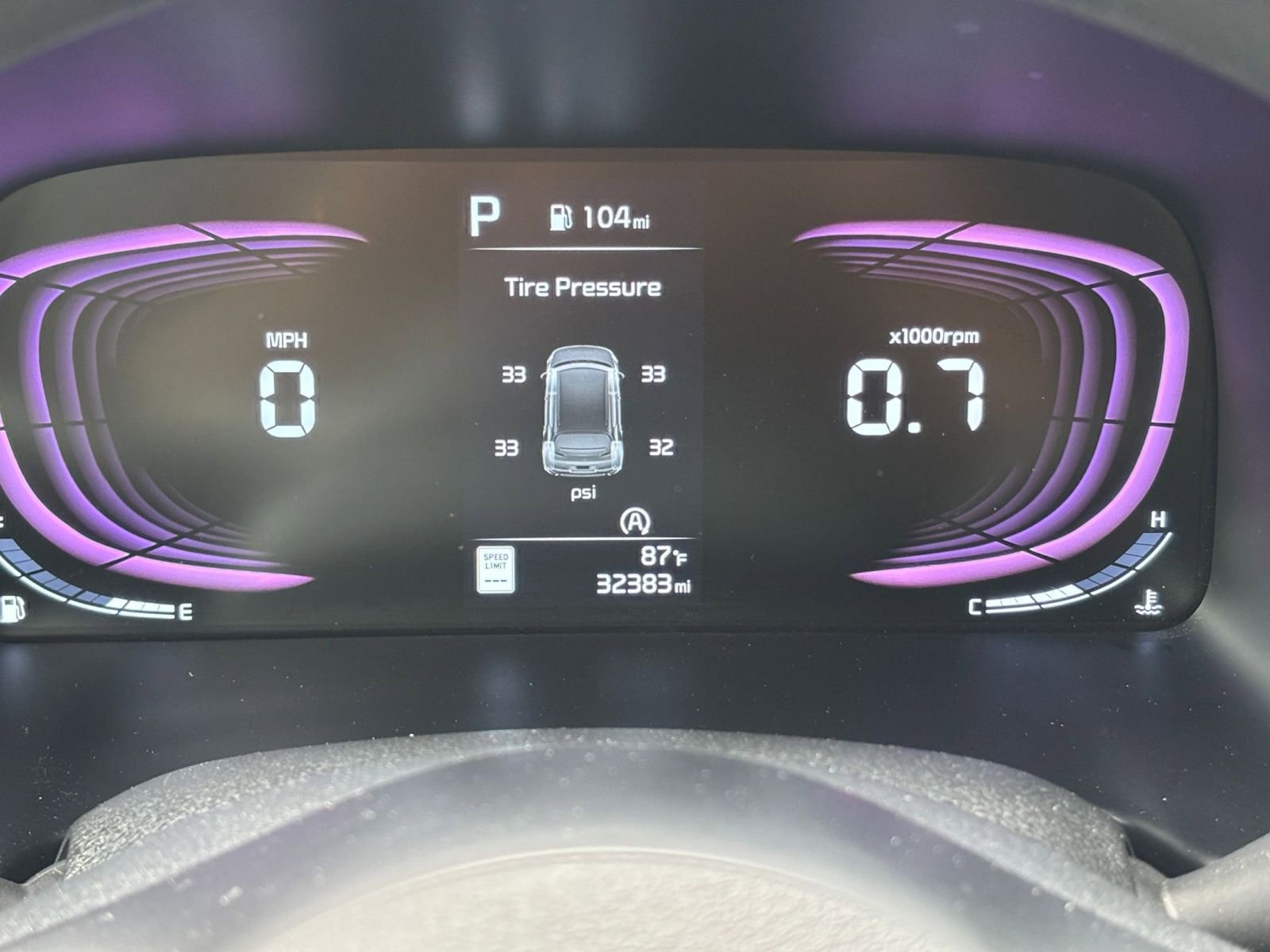 Used 2025 Kia Soul LX w/ LX Technology Package FWD image 35