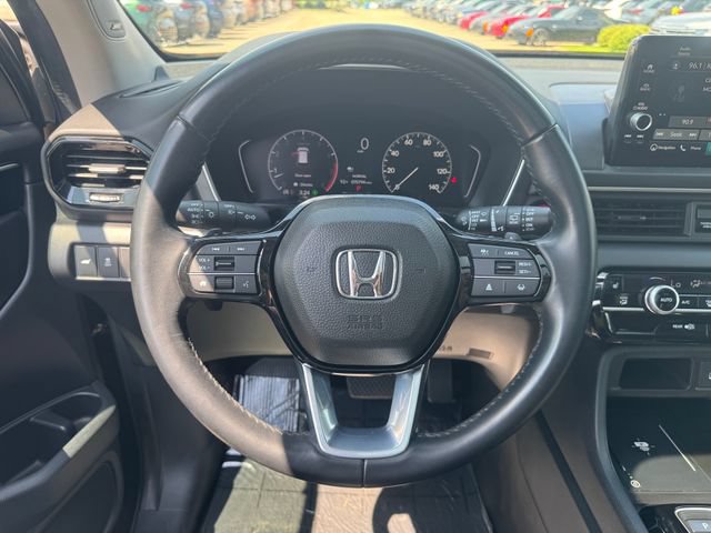 Used 2023 Honda Pilot Touring image 12
