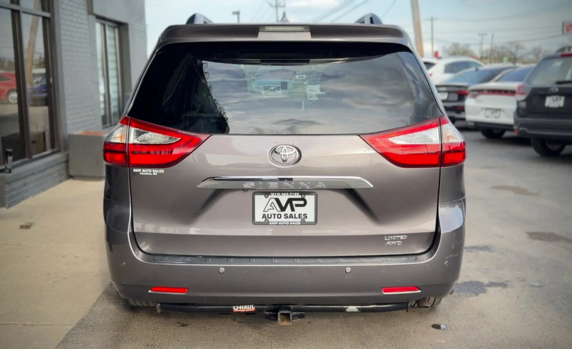 Used 2017 Toyota Sienna Limited image 3