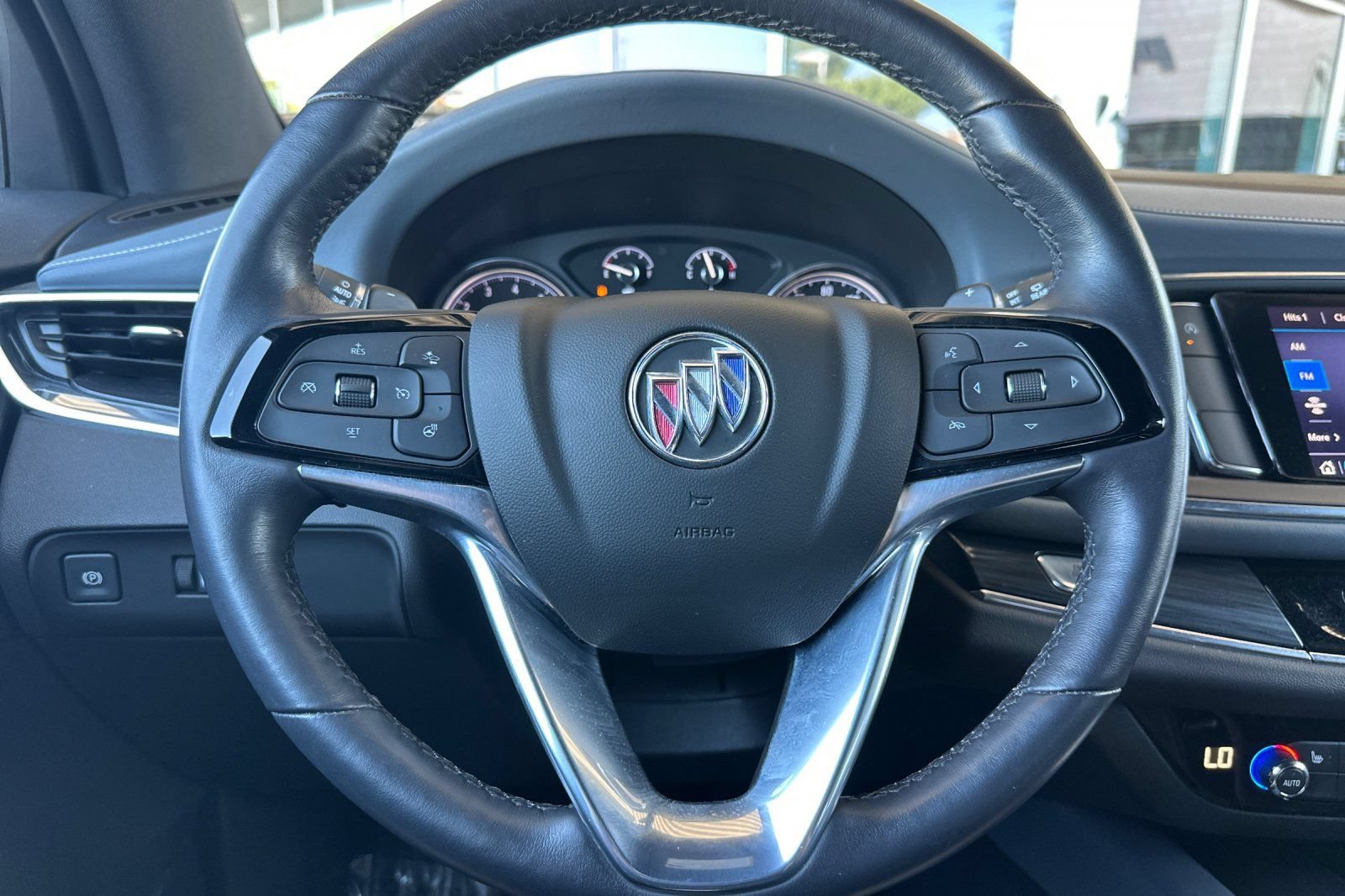 Used 2023 Buick Enclave Essence FWD image 31