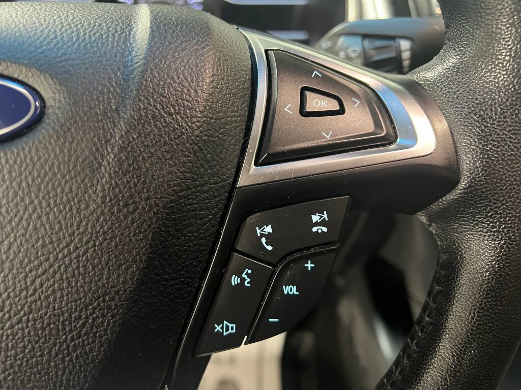 Used 2020 Ford Edge SEL w/ Convenience Package image 12