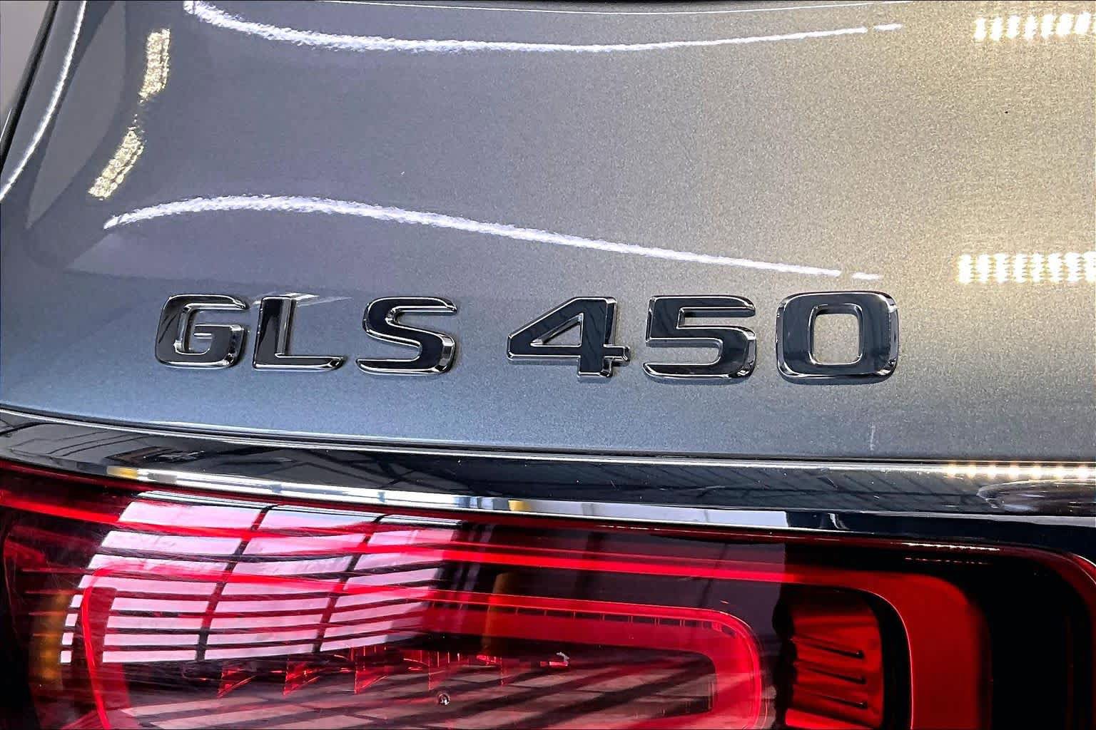 Used 2023 Mercedes-Benz GLS 450 4MATIC image 33