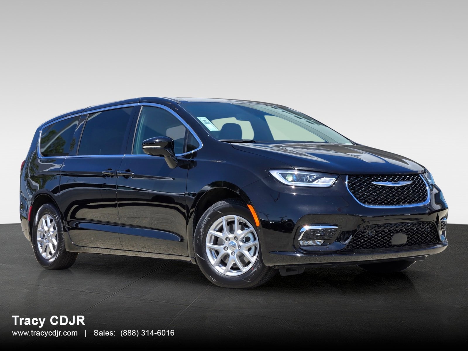 New 2025 Chrysler Pacifica Select w/ Uconnect Theater Family Group